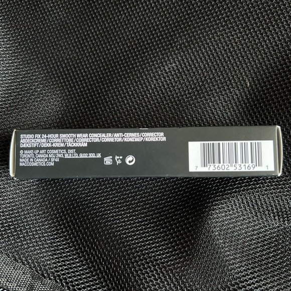 New MAC Studio Fix Concealer NW24 - Picture 2 of 3